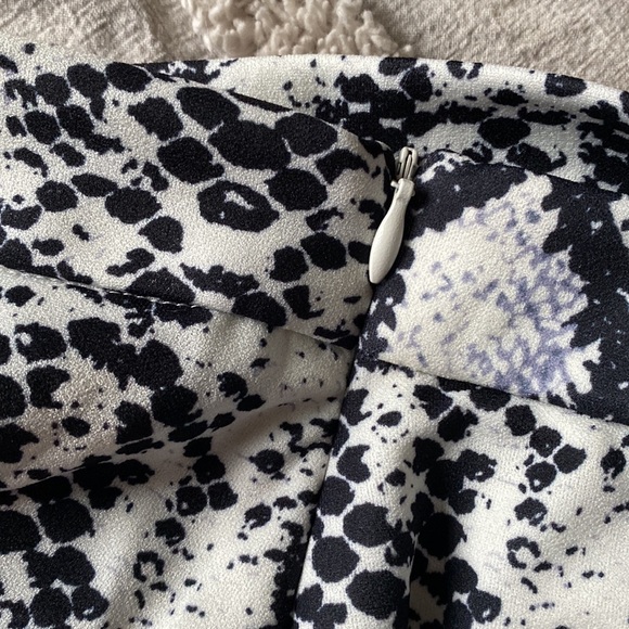 Split Hem Mini Skirt - Picture 5 of 5